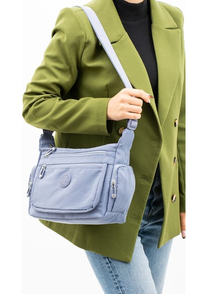 Kadın Çok Gözlü Suya Dayanıklı Krinkıl Kumaş Mavi Renkli Ayarlanabilir Çapraz Askılı Omuz Çantası