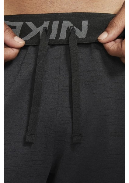Yoga Dri Fit Trainning Men' Short Erkek Antrenman Şortu Siyah fırsatları