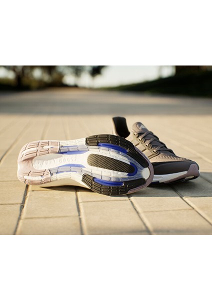 AIE3331 Adidas Ultraboost Lıght Erkek Spor Ayakkabı Siyah modelleri