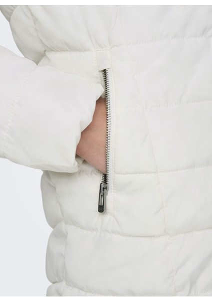 Kadın Mont Ekru 15183994 Onlnewellan Quilted Hood Fur Coat modelleri