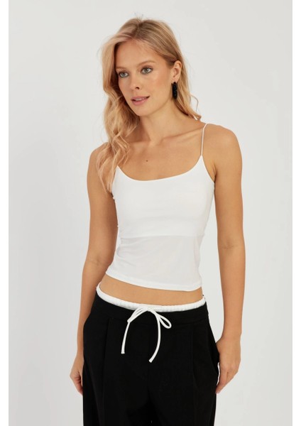 Kadın Beyaz İp Askılı Bluz GÇ154