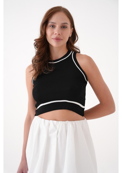 Halter Yaka Siyah Çizgi Detaylı Triko Crop Atlet