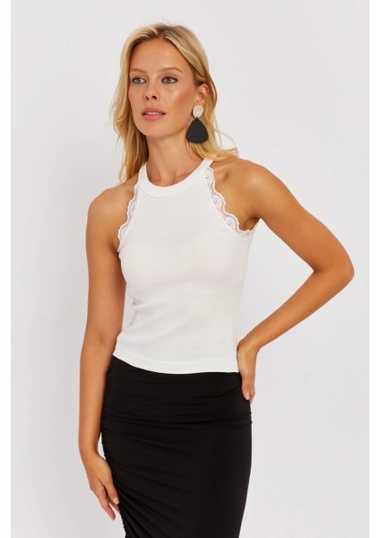 Kadın Beyaz Halter Yaka Dantelli Bluz MK04