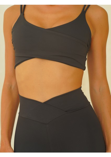 Paria Çapraz Detay Spor Siyah Crop indirimleri