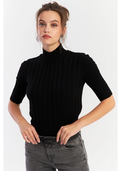 Kadın Siyah Yarım Balıkçı Triko Bluz YV287