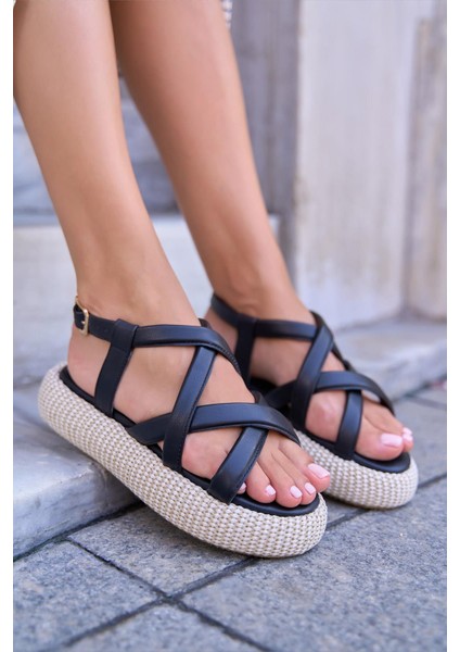 Ipa Kadın Siyah Kordon Sandalet