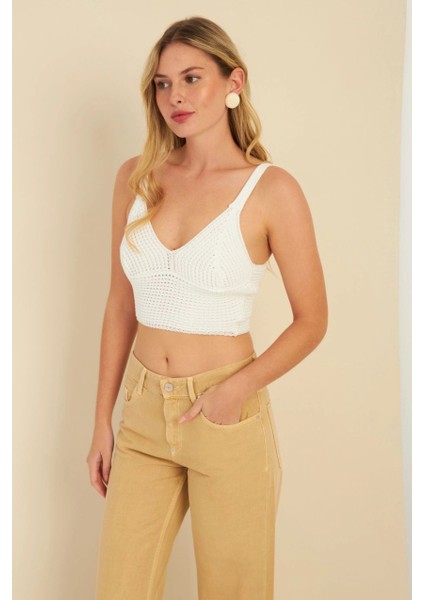 Kadın Beyaz Triko Crop Bluz KZ2507 modelleri
