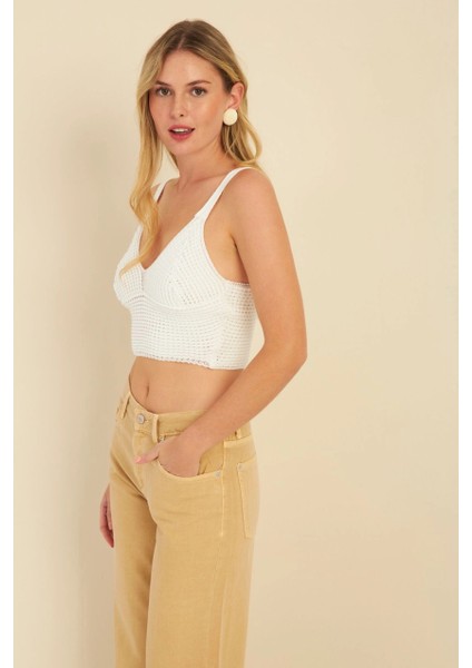 Kadın Beyaz Triko Crop Bluz KZ2507 fırsatları