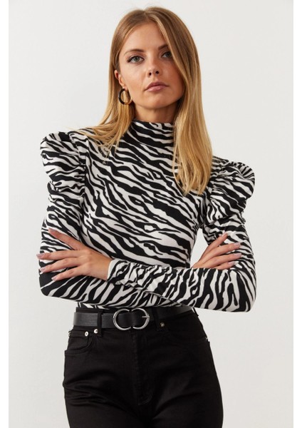 Kadın Siyah-Beyaz Balon Kol Zebra Desen Bluz EY1062 modelleri