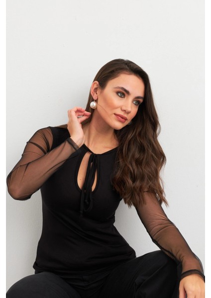 Kadın Siyah Kolları Tül Pencereli Bluz EY3021 modelleri