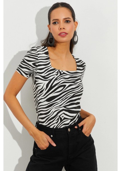Kadın Beyaz-Siyah Kare Yaka Zebra Desenli Bluz LPP1221 indirimleri
