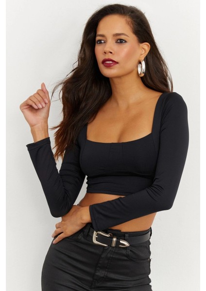 Kadın Siyah Kare Yaka Crop Bluz CG263