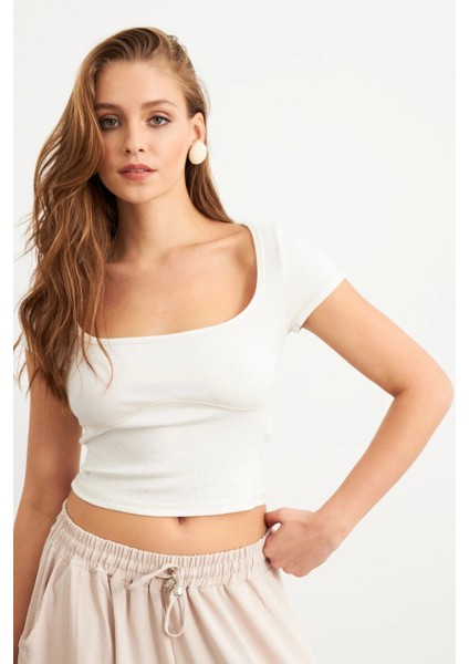 Kadın Ekru Kontrast Dikişli Bluz RX451