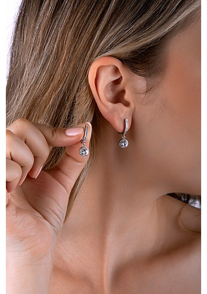 925 Ayar Gümüş Yuvarlak Taş Sallantılı J Küpe