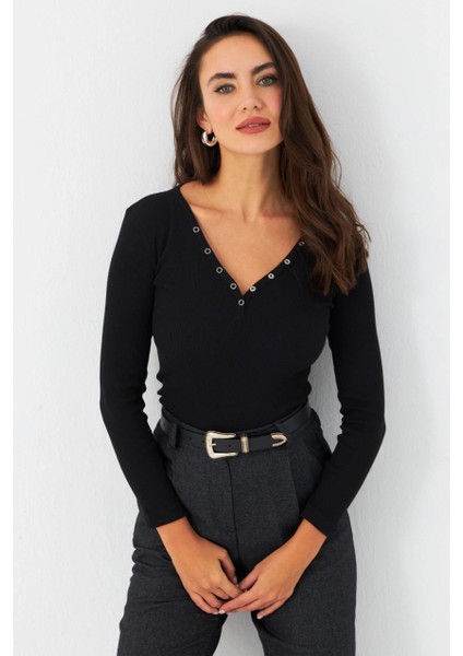 Kadın Siyah V Yaka Çıtçıtlı Kaşkorse Bluz MTF43