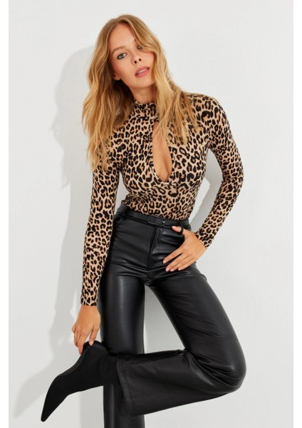 Kadın Camel-Siyah Önü Damla Leopar Desenli Bluz LPP1236