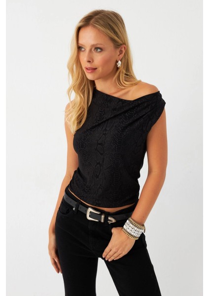 Kadın Siyah Degaje Yaka Kolsuz Bluz LPP1297 fiyatları