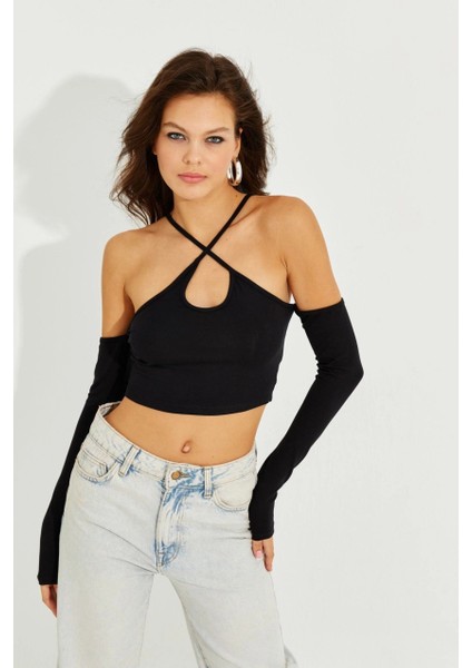 Kadın Siyah Omuzları Açık Sırtı Çapraz Crop Bluz B2684 modelleri