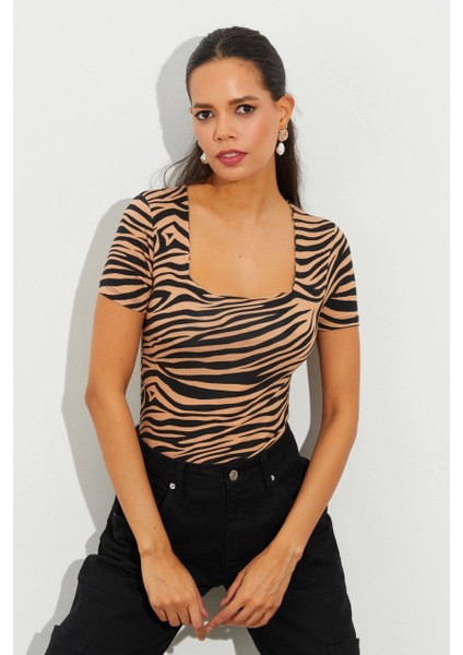 Kadın Camel-Siyah Kare Yaka Zebra Desenli Bluz LPP1221 modelleri