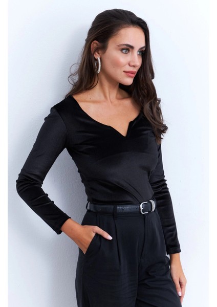 Kadın Siyah V Yaka Kadife Bluz EY2965 fırsatları