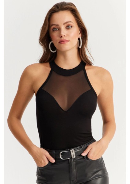 Kadın Siyah Üstü Tül Halter Yaka Bluz EY2922