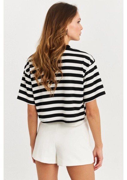Kadın Siyah-Beyaz Çizgili Crop Bluz KY7145 indirimleri