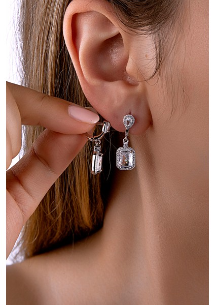 925 Ayar Gümüş Sallantılı Tektaş Baget Küpe