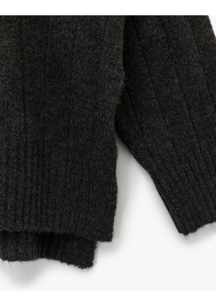 Uzun Kollu Dik Yaka Oversize Triko Kazak fırsatları