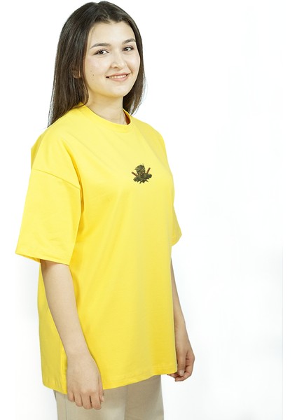 Swiftshadow | Sarı Renk Baskılı Kadın T-Shirt | Oversize modelleri