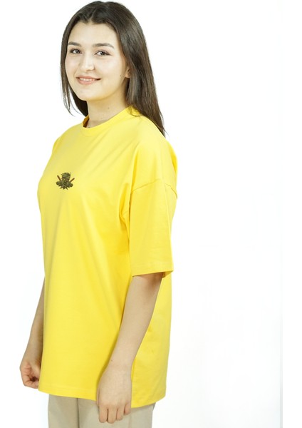 Swiftshadow | Sarı Renk Baskılı Kadın T-Shirt | Oversize fırsatları