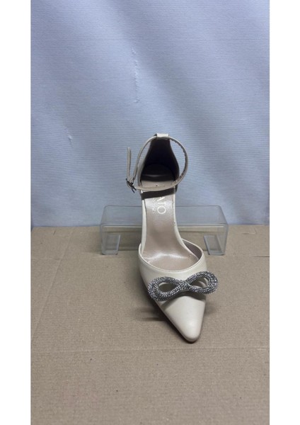 Kadın Fiyonk Taşlı Topuklu Ayakkabı Bej Alçak Stiletto modelleri
