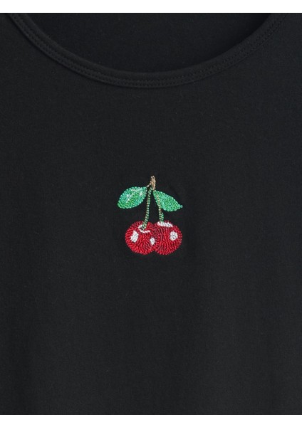 Kadın Siyah Grafikli Crop T-Shirt modelleri