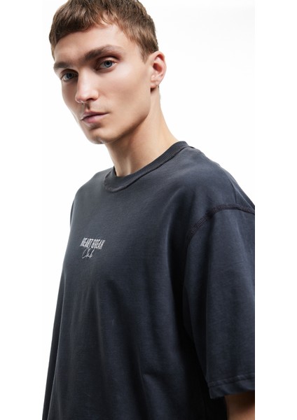 Pamuklu Kısa Kollu Bisiklet Yaka Baskılı Yıkamalı Oversize Tişört