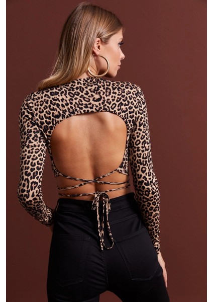 Kadın Camel Sırt Dekolteli Leopar Desenli Crop Bluz LPP1131