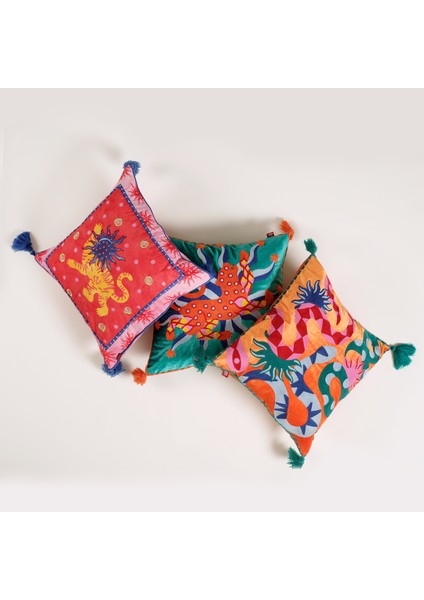Ghunı Dijital Baskılı Nakışlı Pamuk Dolgulu Kırlent 50X50 cm Kırmızı