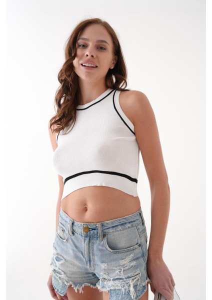Halter Yaka Beyaz Çizgi Detaylı Triko Crop Atlet