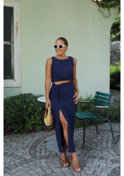 Lacivert Yırtmaçlı Bel Düğüm Detay Etek Crop Takım