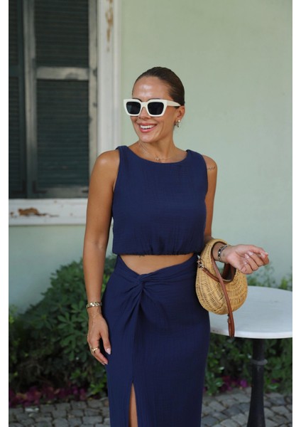 Lacivert Yırtmaçlı Bel Düğüm Detay Etek Crop Takım fırsatları