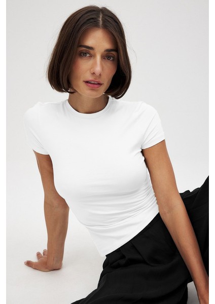 Kadın Beyaz Kısa Kollu Bisiklet Yaka Basic T-Shirt Likralı Süprem