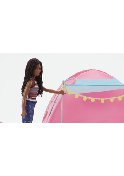 Elite Malibu ve Brooklyn Kampta™ Oyun Seti Barbie It Takes Two™ Kamp Oyunu Seti HGC18 1 Adet