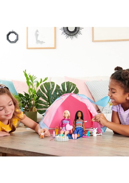 Elite Malibu ve Brooklyn Kampta™ Oyun Seti Barbie It Takes Two™ Kamp Oyunu Seti HGC18 1 Adet