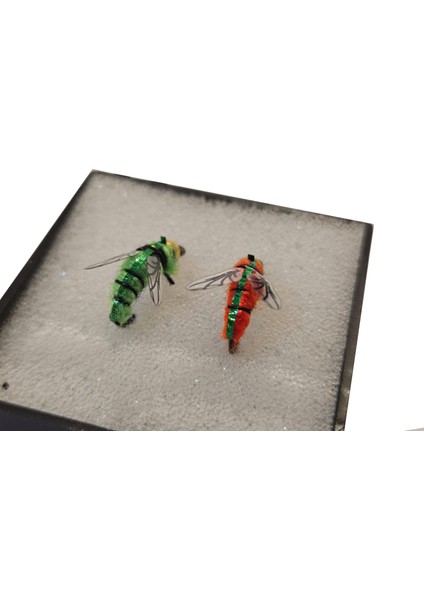 Alabalık Kefal Için Fly Sinek Iğne 2'li Özel Kutusunda Color 1 fırsatları