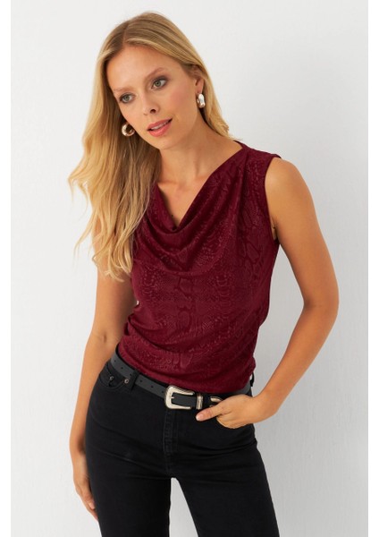 Kadın Bordo Degaje Yaka Kolsuz Bluz LPP1297