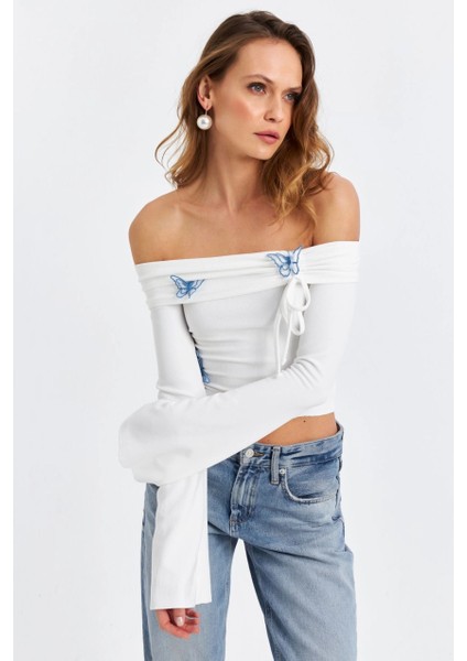 Kadın Ekru Kelebek Detaylı Madonna Yaka Bluz FLU7196