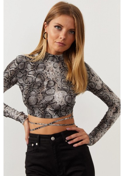 Kadın Taş Sırt Dekolteli Yılan Desenli Crop Bluz LPP1131