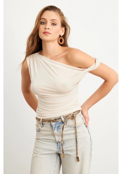 Kadın Vanilya Asimetrik Kol Bluz VA100