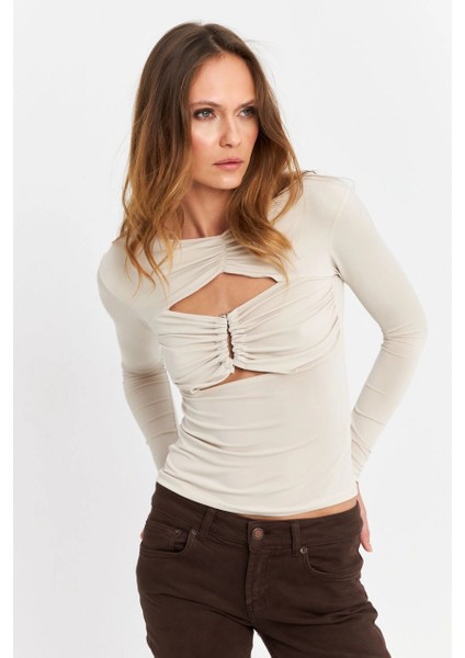 Kadın Vanilya Pencereli Aksesuarlı Bluz SB3046