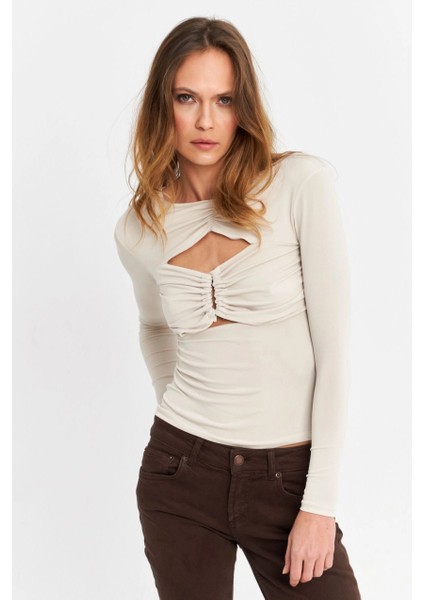 Kadın Vanilya Pencereli Aksesuarlı Bluz SB3046 fırsatları