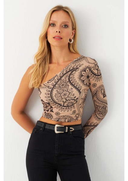 Kadın Vanilya-Siyah Tek Omuz Desenli Crop Bluz LİK14 modelleri