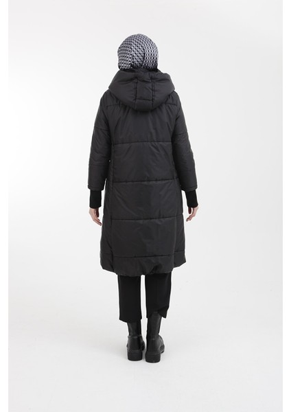 Trend Kapüşonlu Cep Detaylı Kapitone Oversize Siyah Kaban 22KT709 modelleri